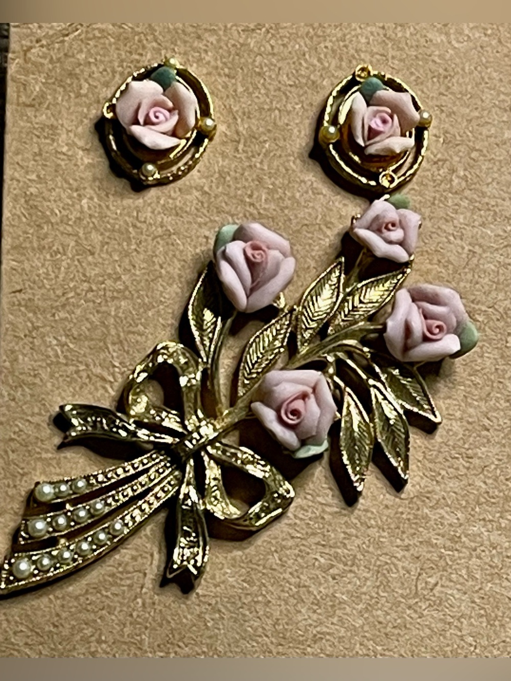 Porcelain roses on vintage brooch and matching necklace /earring set very nice